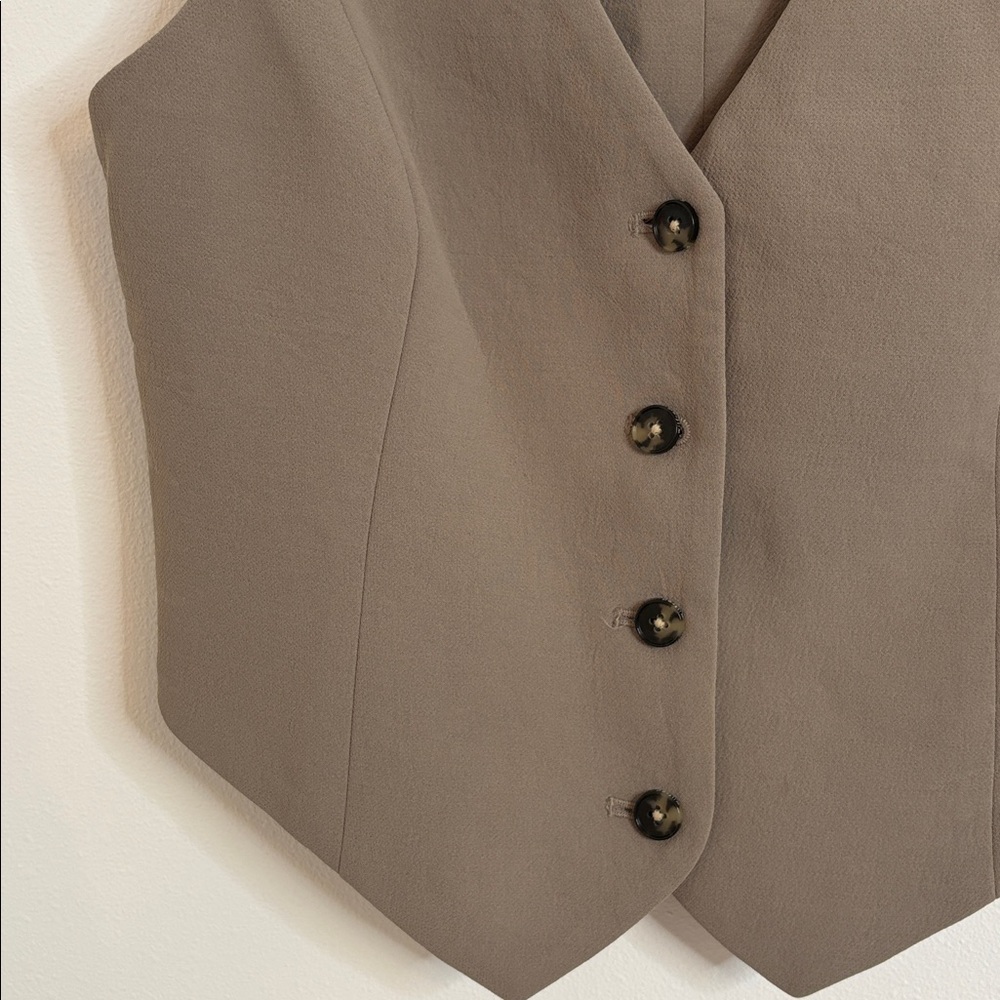 Wilfred Pacino Vest - Picture 5 of 9